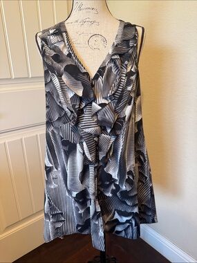 New York & Company Black and White Ruffled V-Neck Tank